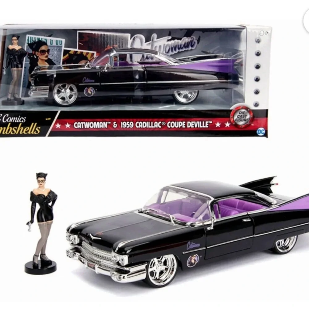 DC Comics Bombshells CATWOMAN & 1959 CADILLAC Coupe Deville Metals Die Cast NEW - Picture 1 of 12